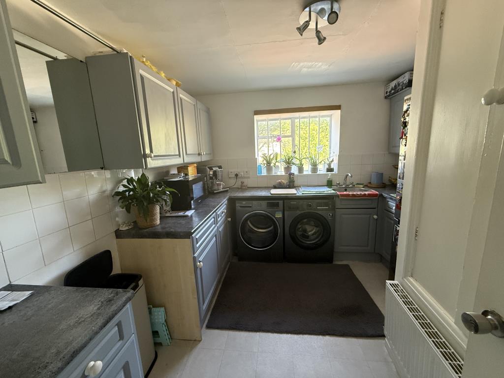 Lot: 64 - FORMER PUBLIC HOUSE WITH PARKING, AND LAND WITH POTENTIAL - Owner kitchen